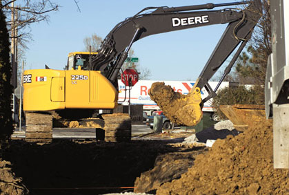 John Deere 225D Excavator